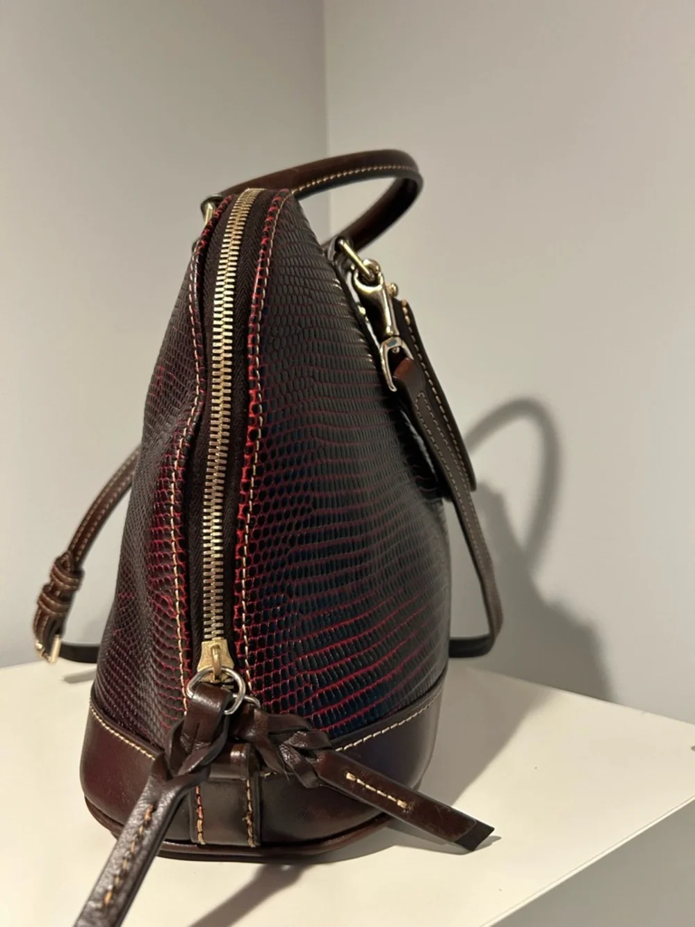 Dooney & Bourke Embossed Lizard Zip Zip Satchel Black EUC - Picture 6 of 10